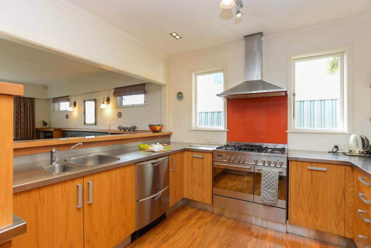 Breakwater Cottage - Napier Holiday Home Extérieur photo