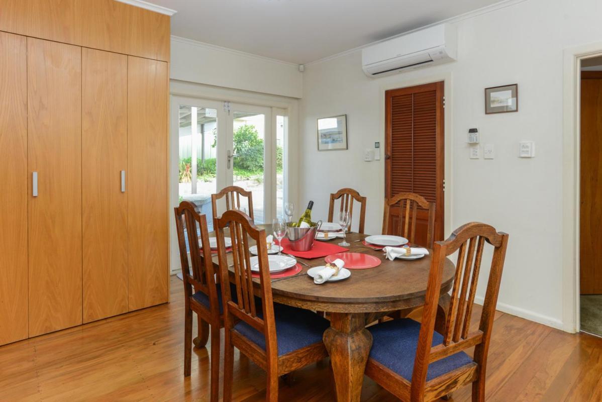 Breakwater Cottage - Napier Holiday Home Extérieur photo
